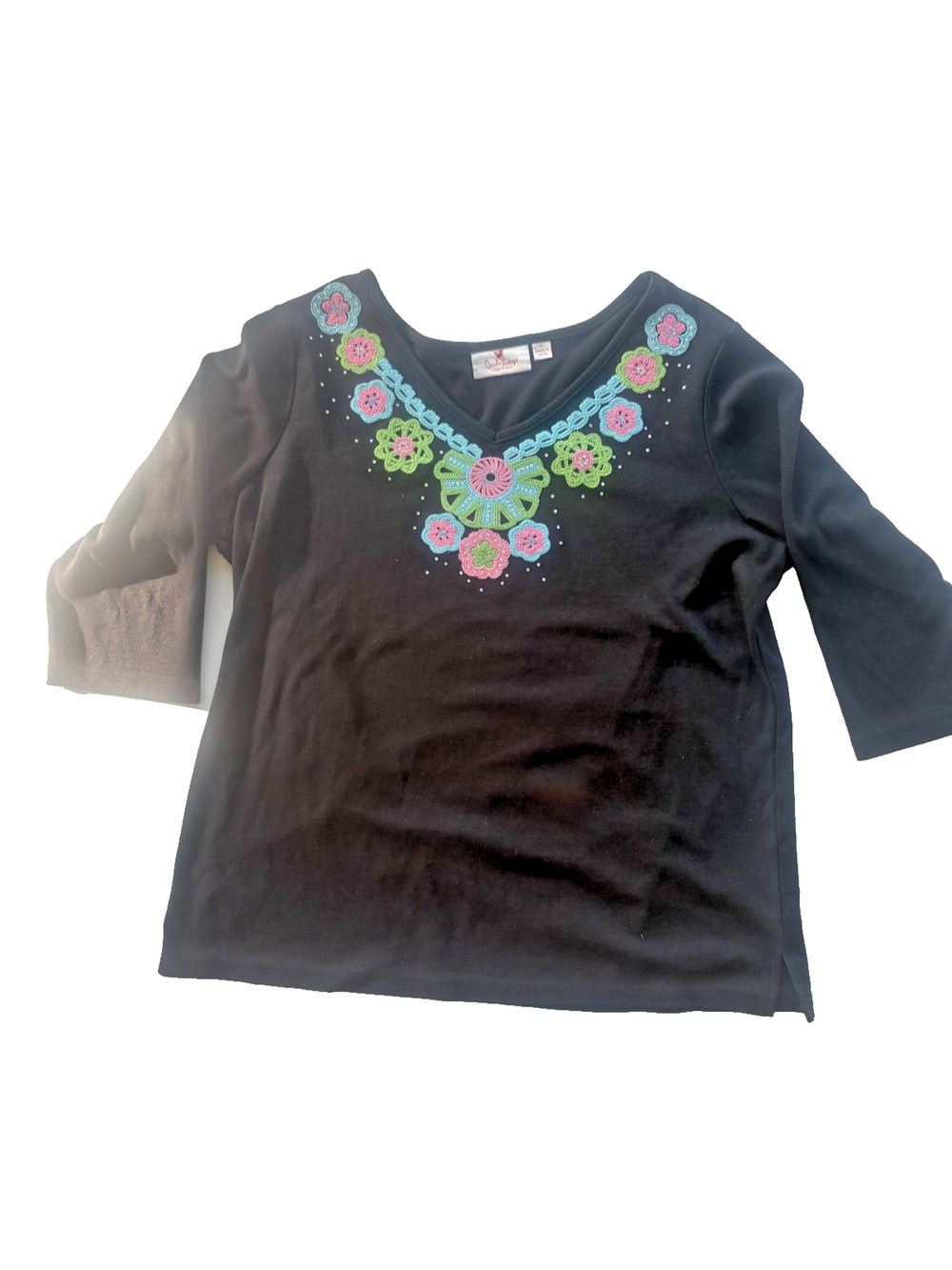 Quacker Factory Top Womens Size L Black V-Neck Embroidered Flowers Rhinestones